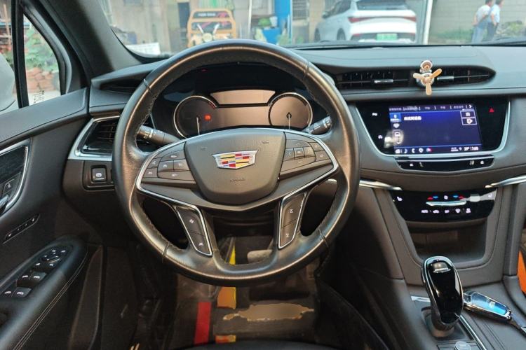 Used Cadillac XT5 2022 2.0T Four-Wheel Drive Luxury Version Steering Wheel