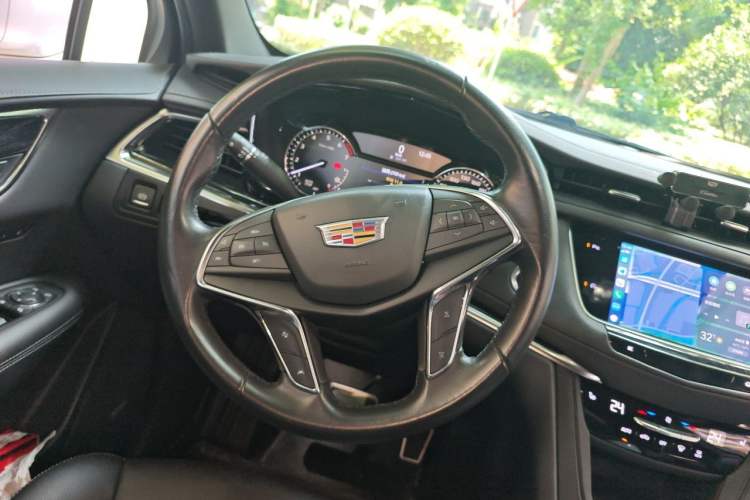 Used Cadillac XT5 2022 2.0T Four-Wheel Drive Luxury Version Steering Wheel