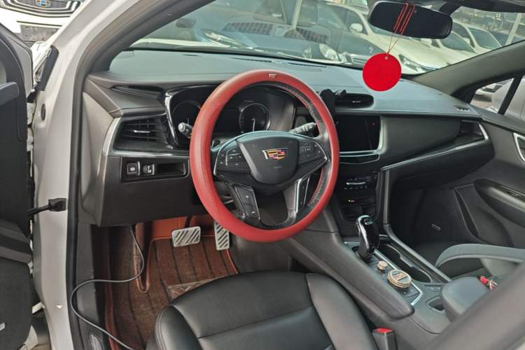 Used Cadillac XT5 2022 2.0T Two-Wheel Drive Luxury Version Steering Wheel