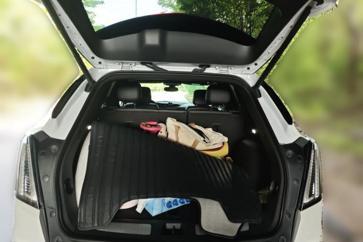 Used Cadillac XT5 2022 2.0T Four-Wheel Drive Luxury Version (Hummingbird Edition) Trunk