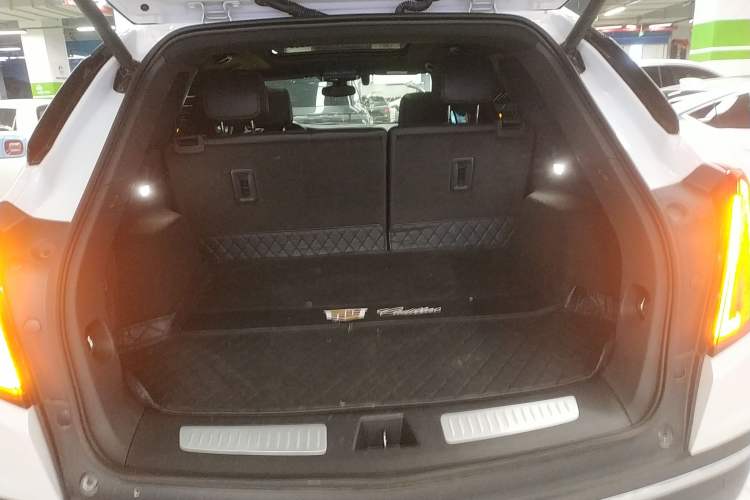 Used Cadillac XT5 2022 2.0T Two-Wheel Drive Luxury Version Trunk