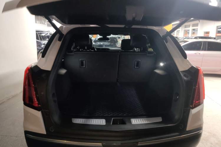 Used Cadillac XT5 2022 2.0T Two-Wheel Drive Luxury Version Trunk