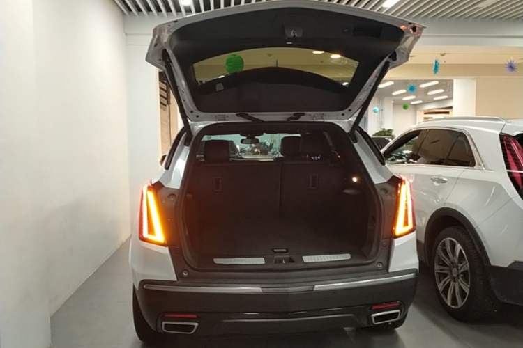 Used Cadillac XT5 2022 2.0T Four-Wheel Drive Luxury Version (Hummingbird Edition) Trunk
