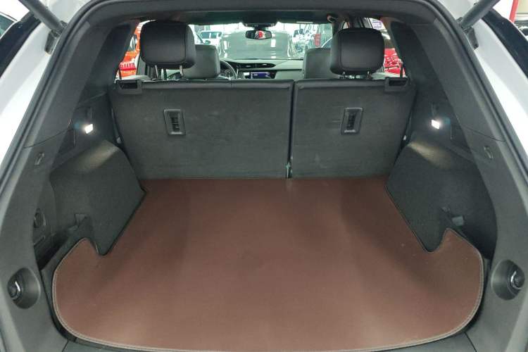 Used Cadillac XT5 2022 2.0T Four-Wheel Drive Luxury Version (Hummingbird Edition) Trunk