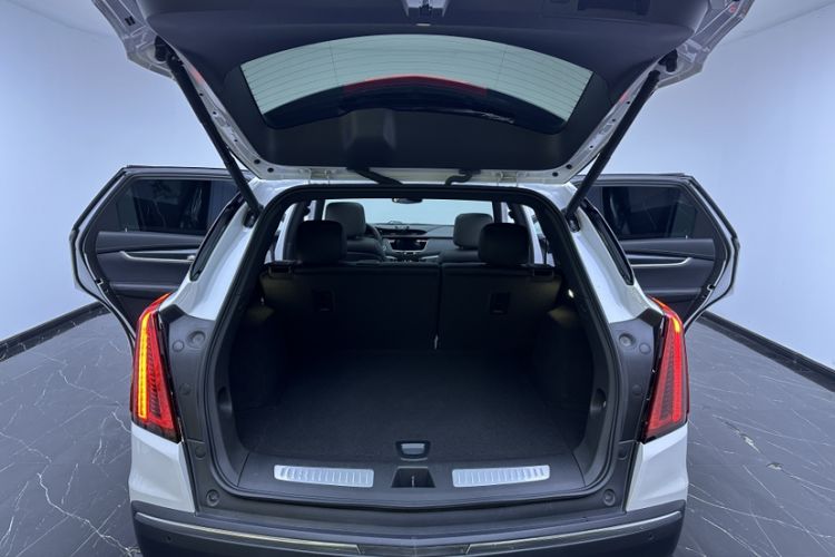 Used Cadillac XT5 2022 2.0T Two-Wheel Drive Luxury Version Trunk