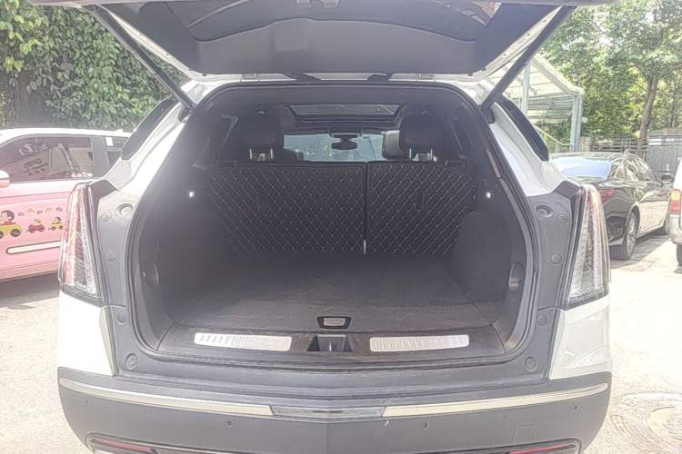 Used Cadillac XT5 2022 2.0T Four-Wheel Drive Luxury Version (Hummingbird Edition) Trunk