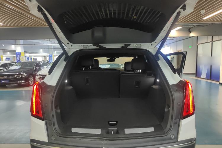 Used Cadillac XT5 2022 2.0T Two-Wheel Drive Luxury Version Trunk