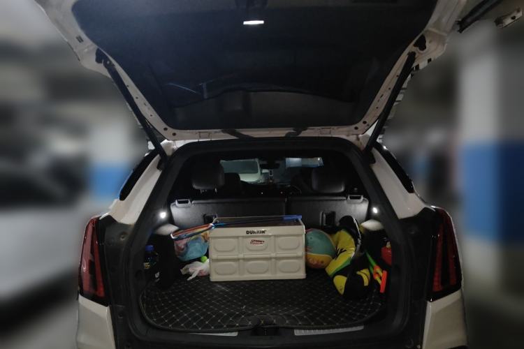 Used Cadillac XT5 2022 2.0T Two-Wheel Drive Luxury Version Trunk