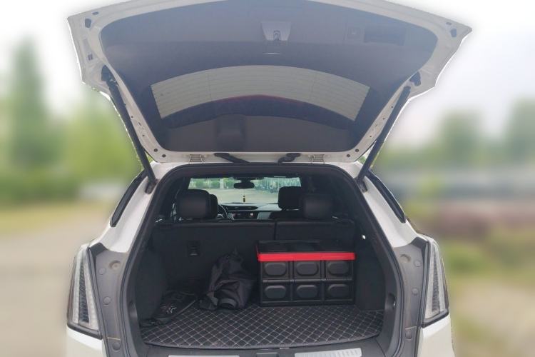 Used Cadillac XT5 2022 2.0T Four-Wheel Drive Premium Edition Trunk