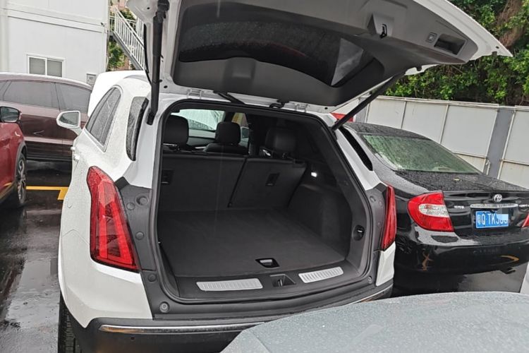 Used Cadillac XT5 2022 2.0T Two-Wheel Drive Luxury Version Trunk