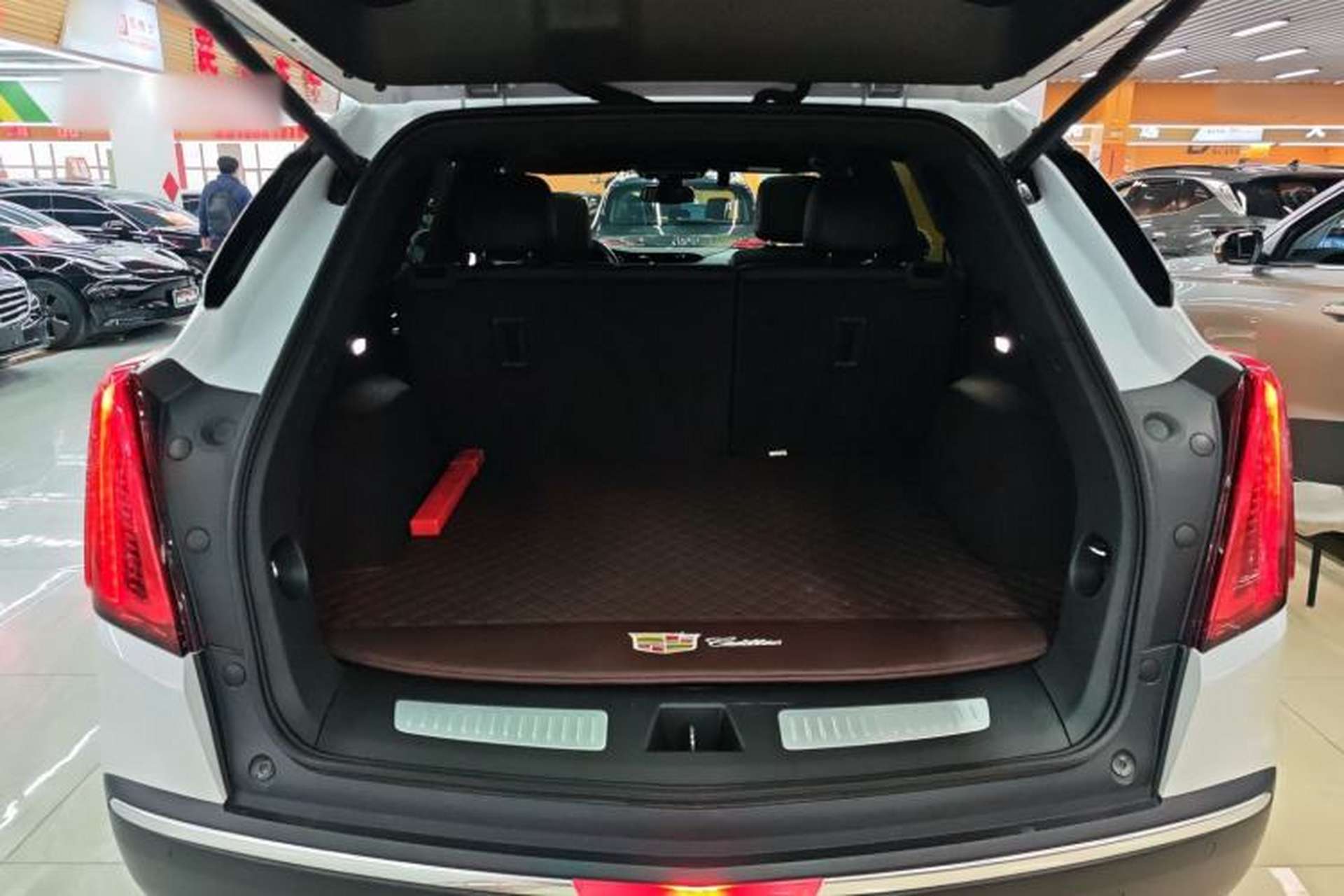 Used Cadillac XT5 2022 2.0T Two-Wheel Drive Luxury Version Trunk