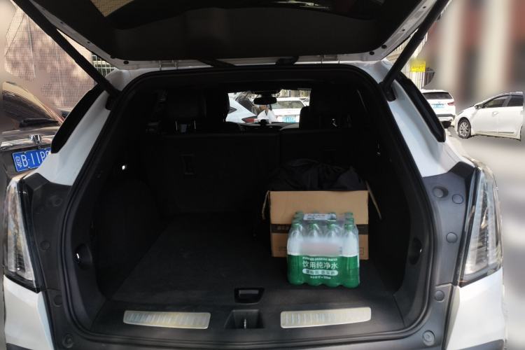 Used Cadillac XT5 2022 2.0T Four-Wheel Drive Luxury Version (Hummingbird Edition) Trunk