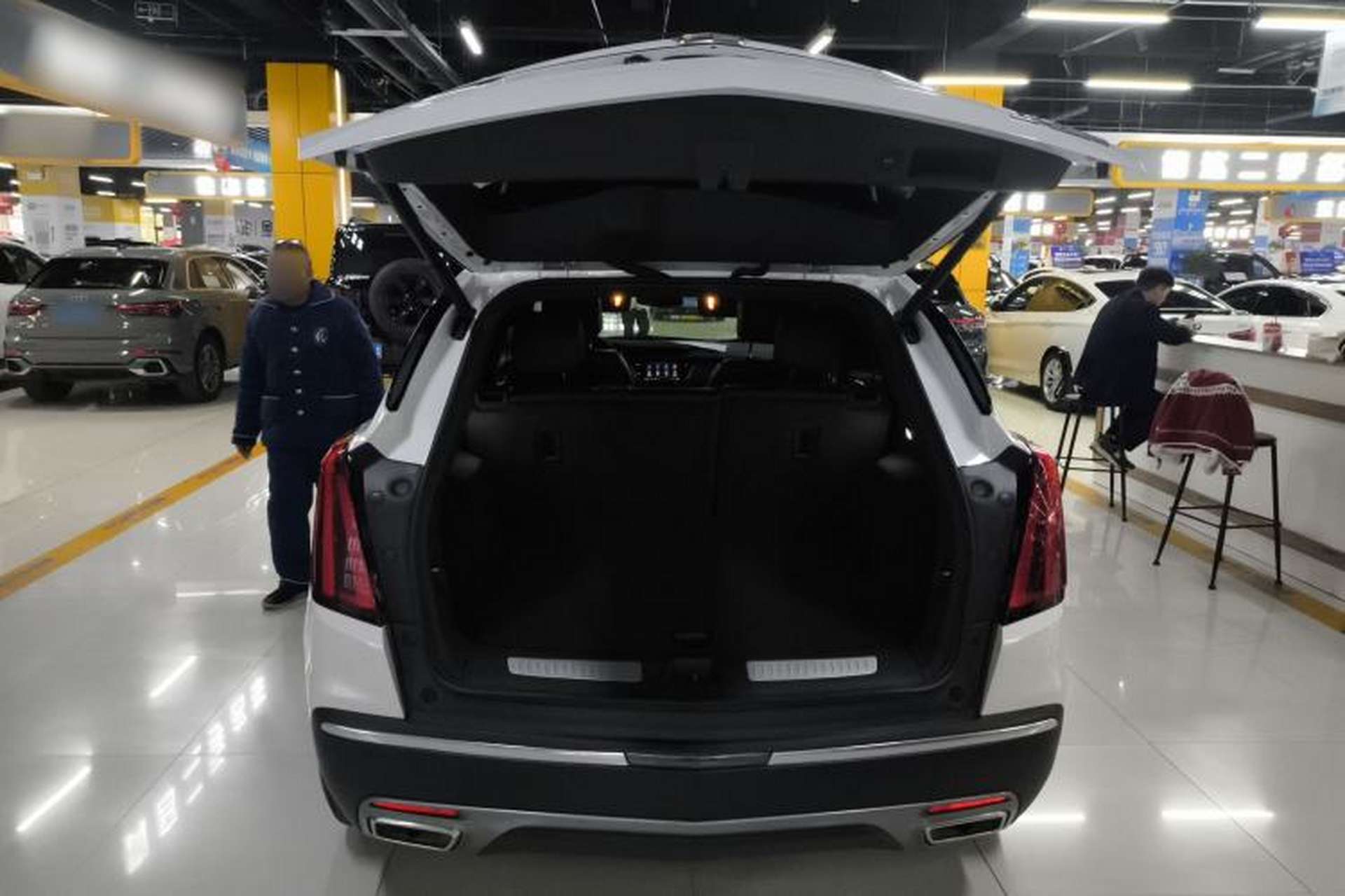 Used Cadillac XT5 2022 2.0T Two-Wheel Drive Luxury Version Trunk
