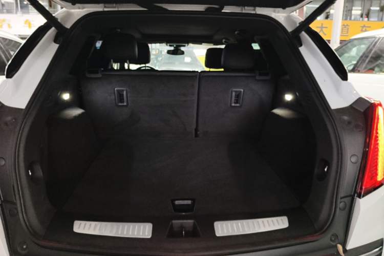 Used Cadillac XT5 2022 2.0T Two-Wheel Drive Luxury Version Trunk