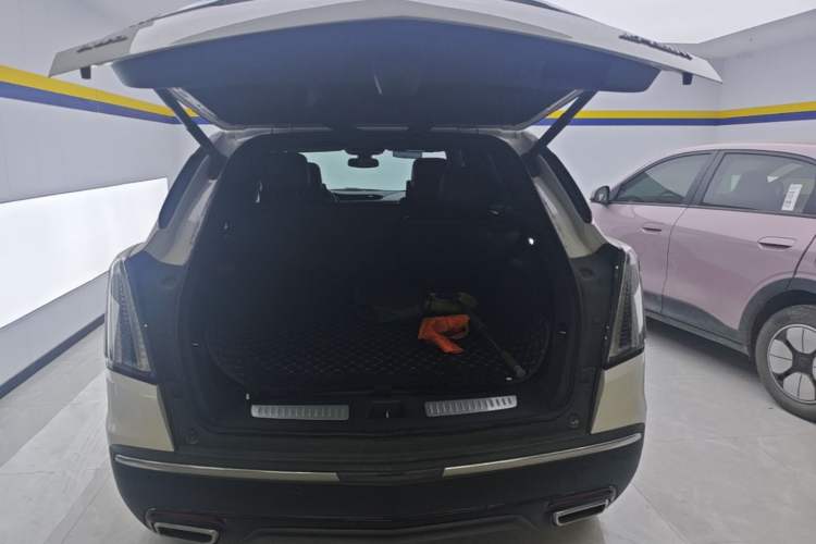 Used Cadillac XT5 2022 2.0T Four-Wheel Drive Luxury Version (Hummingbird Edition) Trunk
