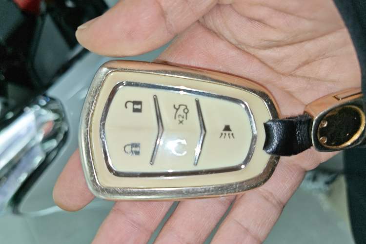Used Cadillac XT5 2022 2.0T Two-Wheel Drive Luxury Version Vehicle Key