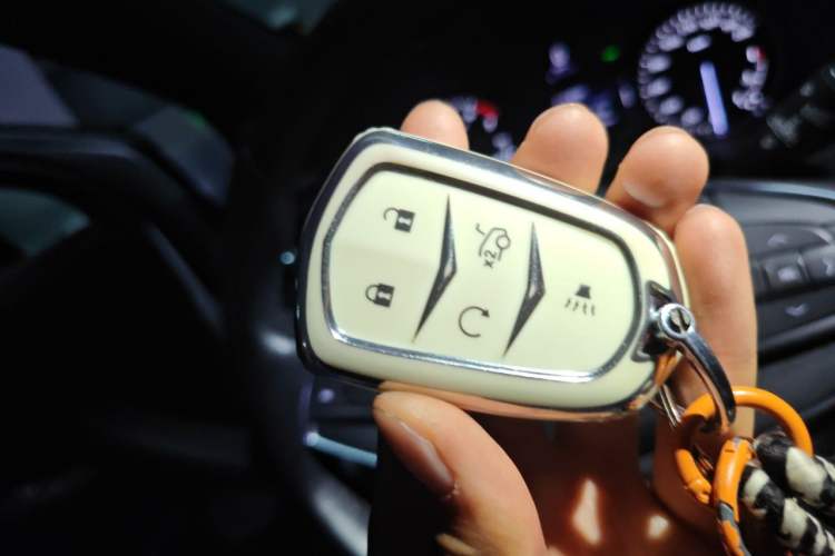 Used Cadillac XT5 2022 2.0T Two-Wheel Drive Luxury Version Vehicle Key