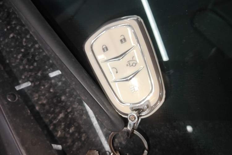 Used Cadillac XT5 2022 2.0T Two-Wheel Drive Luxury Version Vehicle Key