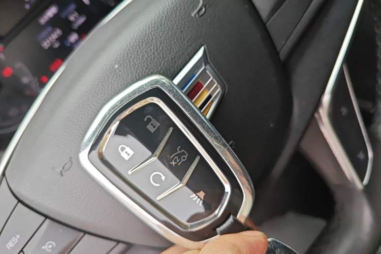 Used Cadillac XT5 2022 2.0T Two-Wheel Drive Luxury Version Vehicle Key