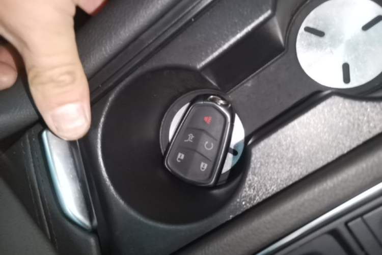 Used Cadillac XT5 2022 2.0T Two-Wheel Drive Luxury Version Vehicle Key