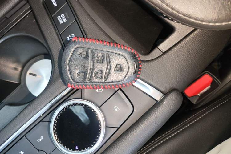Used Cadillac XT5 2022 2.0T Two-Wheel Drive Luxury Version Vehicle Key