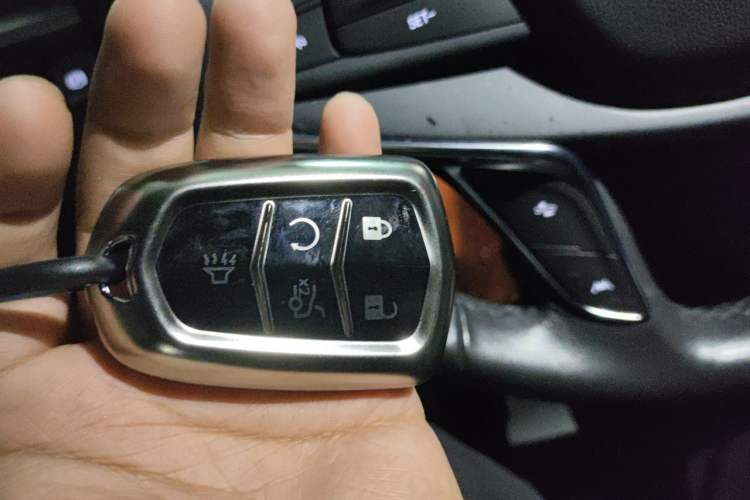 Used Cadillac XT5 2022 2.0T Two-Wheel Drive Luxury Version Vehicle Key