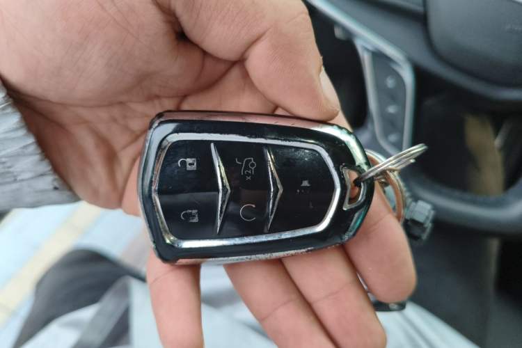 Used Cadillac XT5 2022 2.0T Four-Wheel Drive Luxury Version (Hummingbird Edition) Vehicle Key