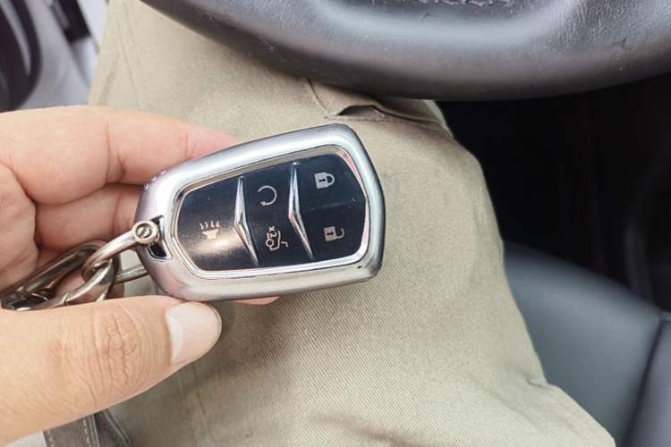 Used Cadillac XT5 2022 2.0T Two-Wheel Drive Luxury Version Vehicle Key