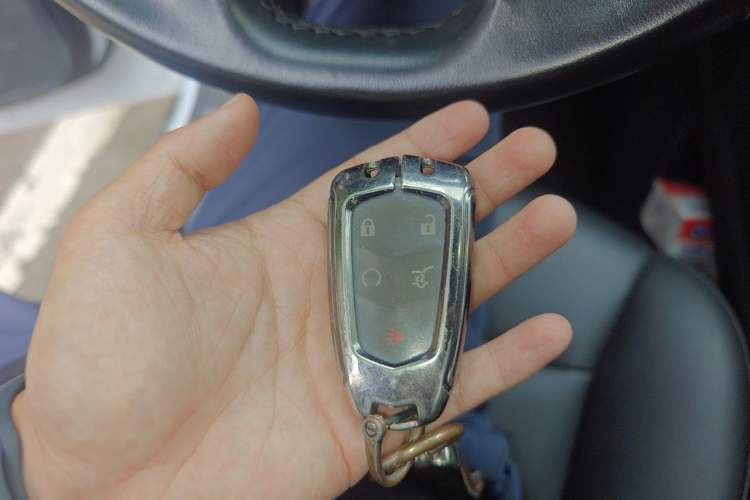 Used Cadillac XT5 2022 2.0T Two-Wheel Drive Luxury Version Vehicle Key