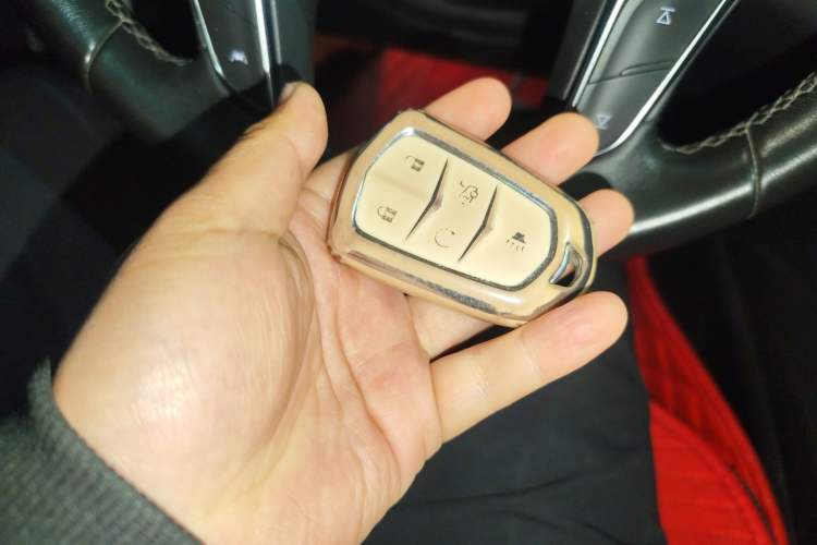 Used Cadillac XT5 2022 2.0T Two-Wheel Drive Luxury Version Vehicle Key