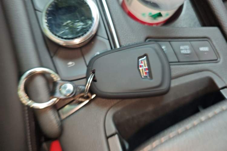 Used Cadillac XT5 2022 2.0T Four-Wheel Drive Luxury Version Vehicle Key