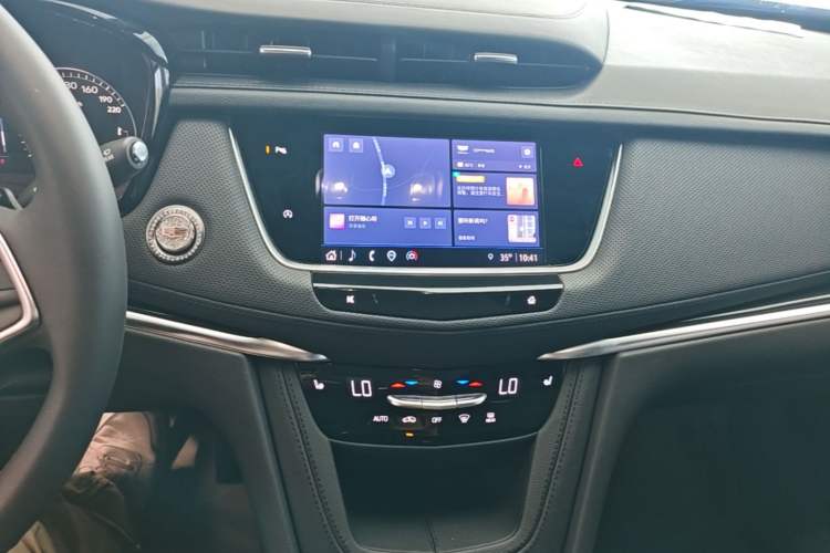 Used Cadillac XT5 2023 2.0T Two-Wheel-Drive Fashion Edition Audio And AC Panel