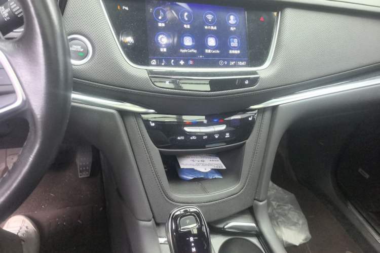 Used Cadillac XT5 2023 2.0T Two-Wheel-Drive Fashion Edition Audio And AC Panel