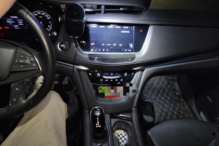 Used Cadillac XT5 2023 2.0T Two-Wheel-Drive Fashion Edition Audio And AC Panel