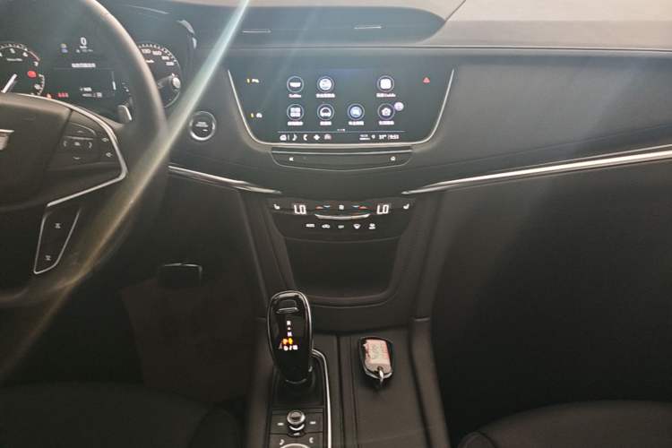 Used Cadillac XT5 2023 2.0T Four-Wheel Drive Prestige Version (Ultimate Edition) Audio And AC Panel