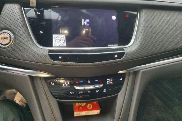 Used Cadillac XT5 2023 2.0T Two-Wheel-Drive Fashion Edition Audio And AC Panel