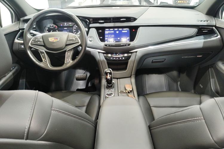 Used Cadillac XT5 2023 2.0T Two-Wheel-Drive Fashion Edition Center Console