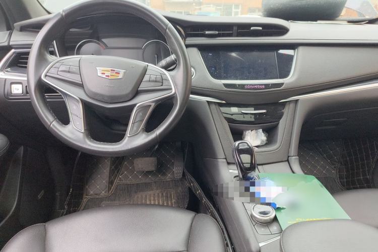 Used Cadillac XT5 2023 2.0T Two-Wheel-Drive Fashion Edition Center Console
