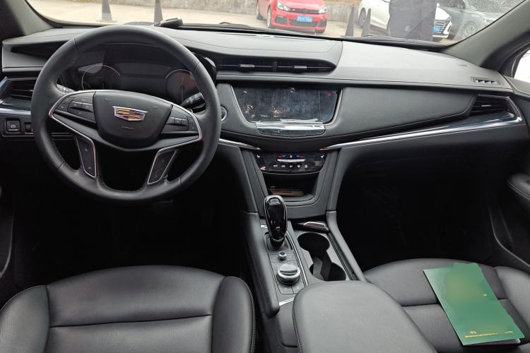 Used Cadillac XT5 2023 2.0T Two-Wheel-Drive Fashion Edition Center Console