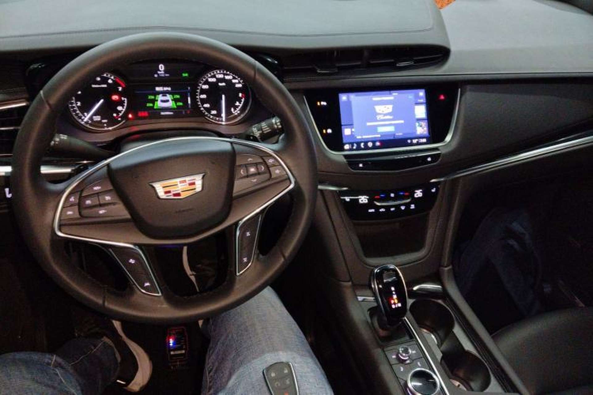 Used Cadillac XT5 2023 2.0T Two-Wheel-Drive Fashion Edition Center Console