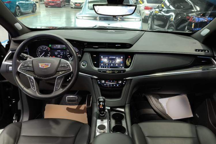 Used Cadillac XT5 2023 2.0T Four-Wheel Drive Prestige Version (Ultimate Edition) Center Console