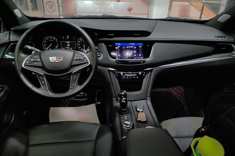Used Cadillac XT5 2023 2.0T Four-Wheel Drive Prestige Version (Ultimate Edition) Center Console