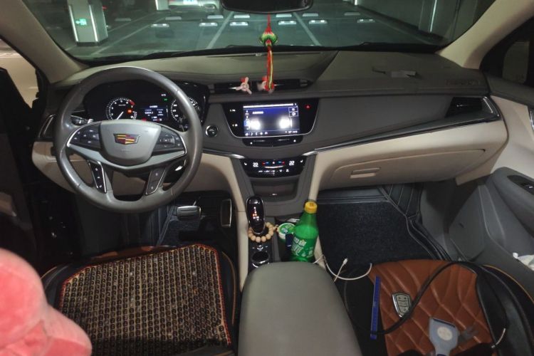 Used Cadillac XT5 2023 2.0T Four-Wheel Drive Prestige Version (Ultimate Edition) Center Console