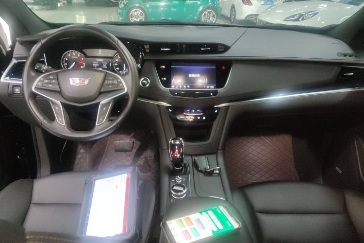 Used Cadillac XT5 2023 2.0T Two-Wheel-Drive Fashion Edition Center Console