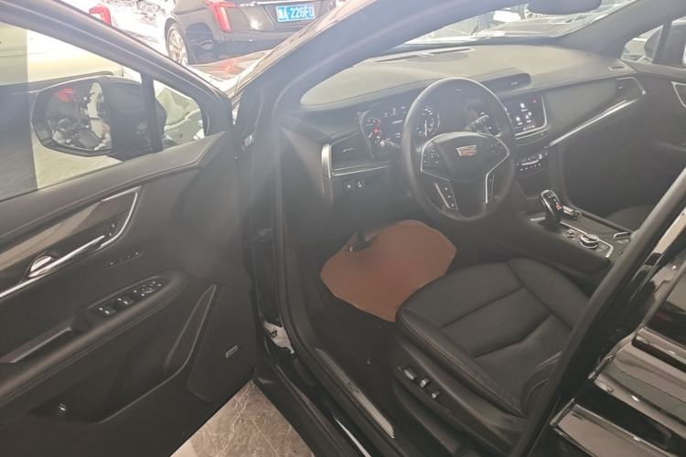 Used Cadillac XT5 2023 2.0T Four-Wheel Drive Prestige Version (Ultimate Edition) Driver Seat