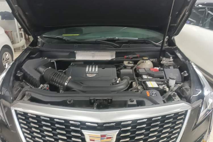 Used Cadillac XT5 2023 2.0T Two-Wheel-Drive Fashion Edition Engine Bay