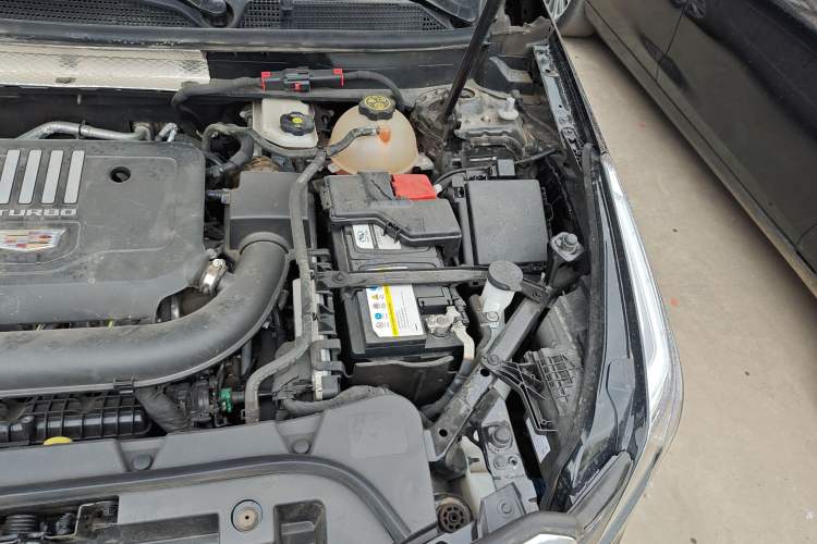 Used Cadillac XT5 2023 2.0T Two-Wheel-Drive Fashion Edition Engine Bay Left