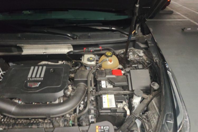 Used Cadillac XT5 2023 2.0T Four-Wheel Drive Prestige Version (Ultimate Edition) Engine Bay Left