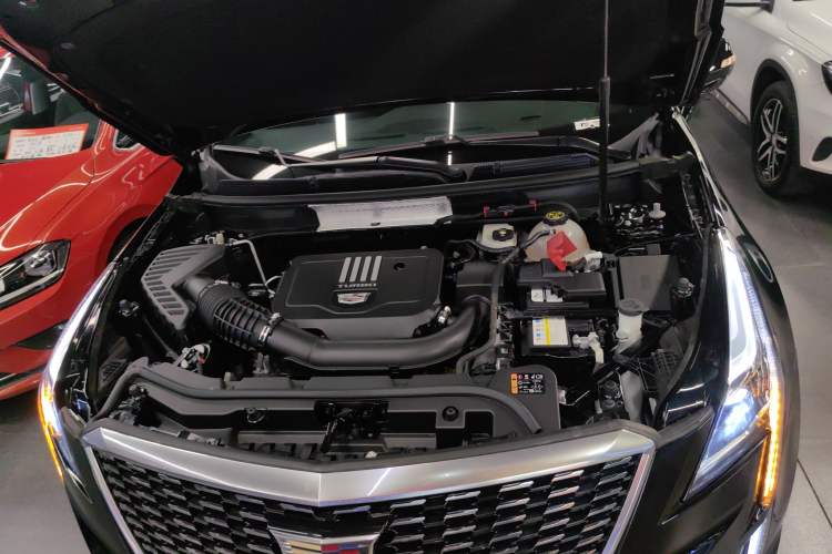 Used Cadillac XT5 2023 2.0T Two-Wheel-Drive Fashion Edition Engine Bay