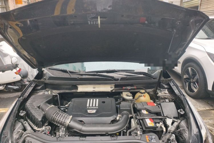 Used Cadillac XT5 2023 2.0T Two-Wheel-Drive Fashion Edition Engine Bay